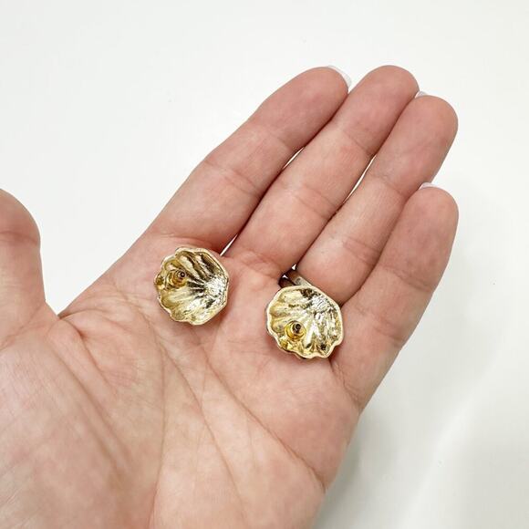 2/$30 NEW Dainty Delicate Sea Shell Earrings Gold or Silver Post Stud Backs 130 - Picture 10 of 15